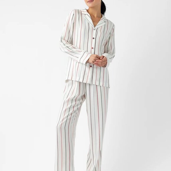 NWT Cozy Earth Women's Soft Woven Long Sleeve Pajama Set - Picture 1 of 3